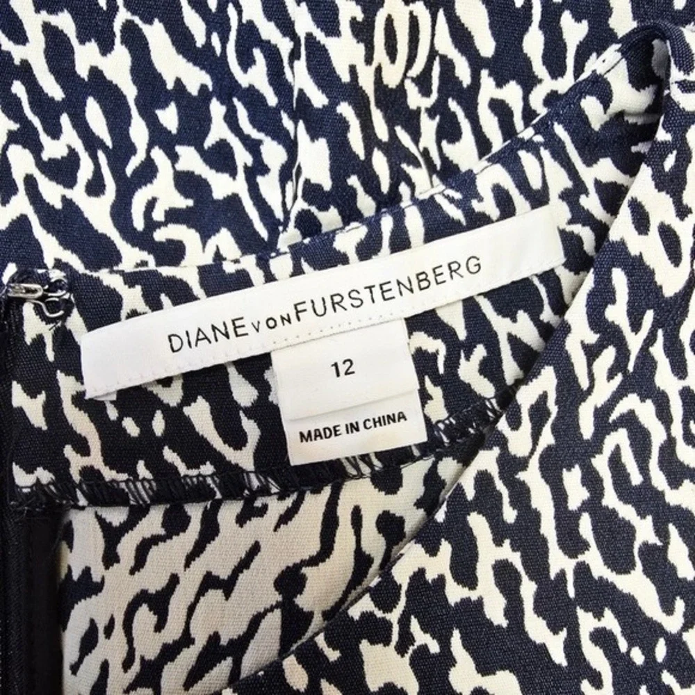 Diane von Furstenberg Navy White Snake Wave Jacquard Sheath Dress 12 D6758298S13